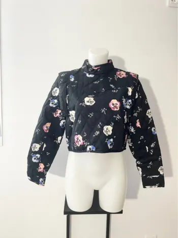 Veste courte fleurie