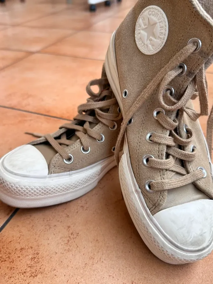 Converses beige intérieur moumoute - photo numéro 6
