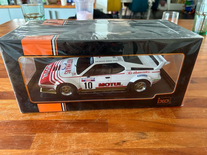 Voiture de collection BMW M1 tour de Corse 1982