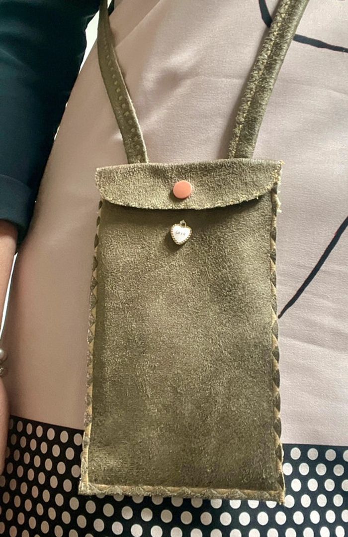 Joli pochette sac bandoulière pour 📞 portable neuve en suédine marron - photo numéro 6