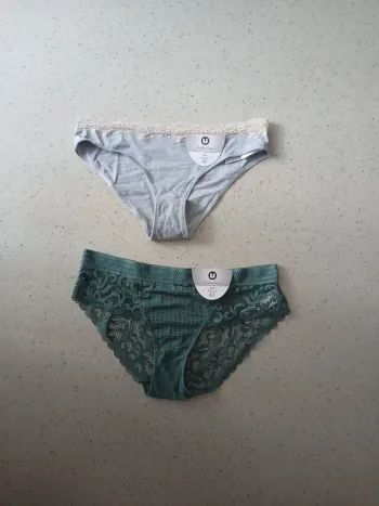 Lot de 2 slips taille 42