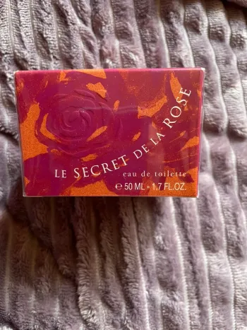 Eau de toilette Secret de la rose neuf
