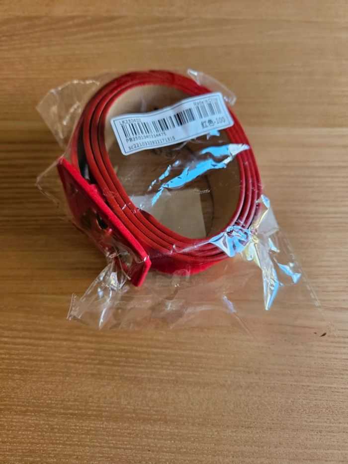 Ceinture rouge daim 100 cm neuve - photo numéro 4