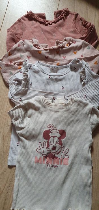 Lot 4 t shirt 24 mois