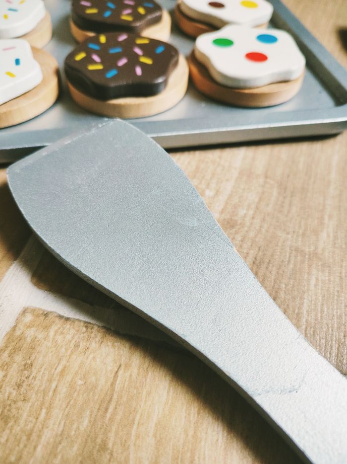 🍪Dinette plateau gâteaux /cookies à scratch en bois et accessoires marque Melissa et Doug - photo numéro 6