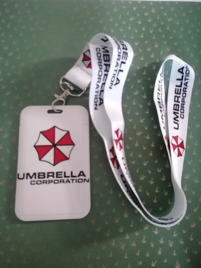 porte carte Resident Evil Umbrella Blanc