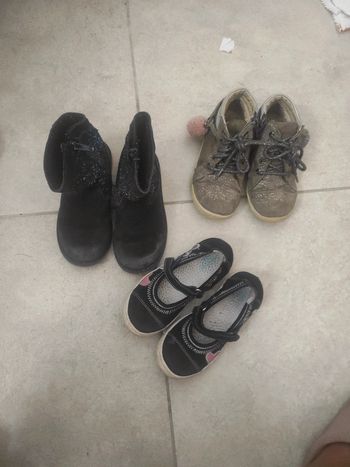 Lot de chaussures : bottines, baskets,ballerines et chaussures à lacet en cuir 27