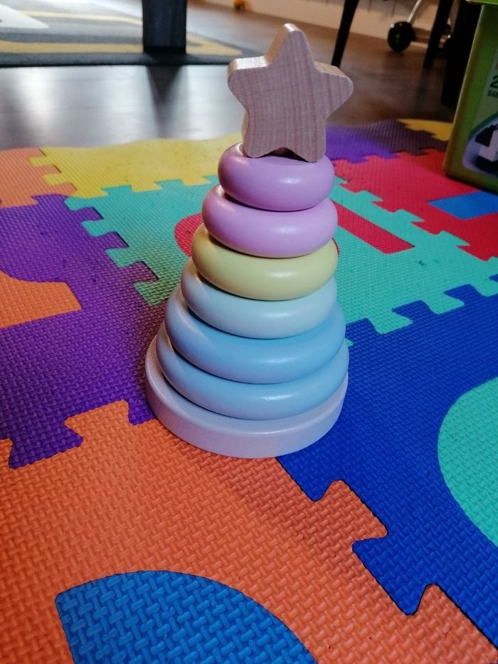 Tour d'empilage + petit train en bois