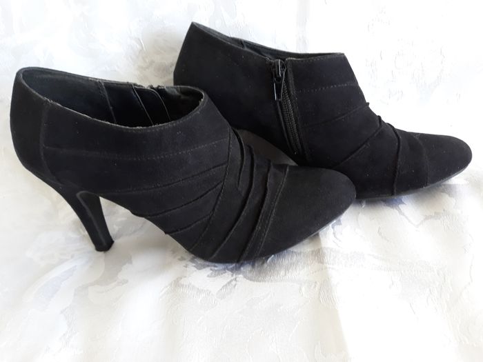 Faby27800 Chaussures Low Boots couleur noire Taille 38