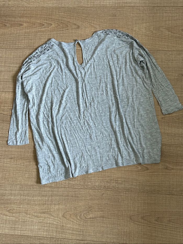 Haut gris avec strass IKKS taille 36 TBE - photo numéro 8