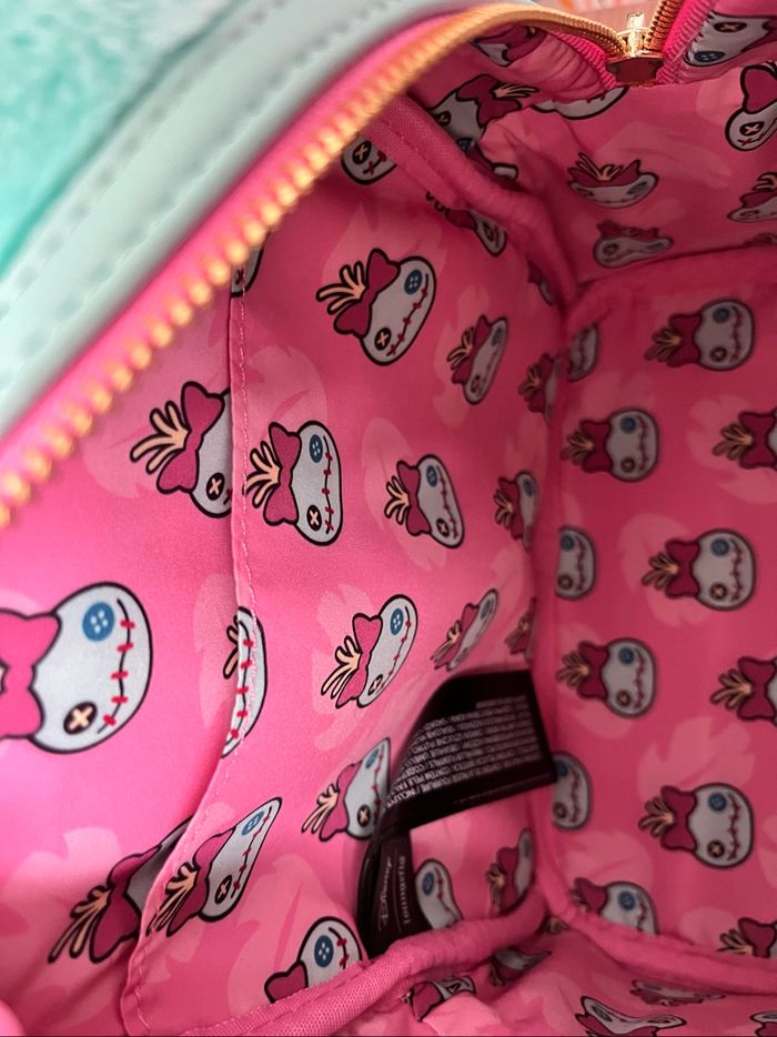 Sac à dos Loungefly Disney Scrump doudou de Stitch - photo numéro 7