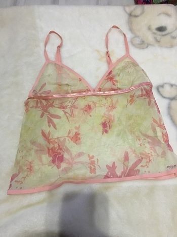 Petit haut de lingerie rose