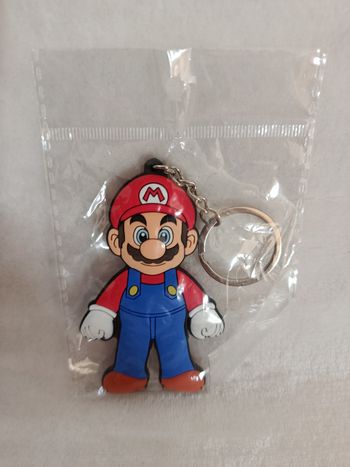 À saisir : " Porte clé " Goodies Mario !