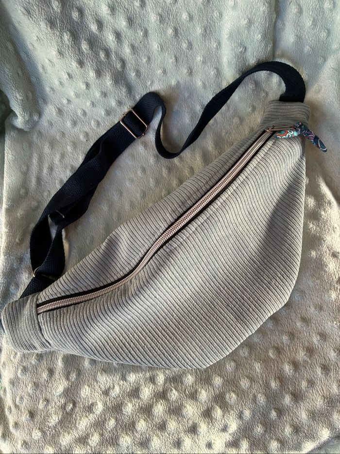 Sac banane neuf - photo numéro 2