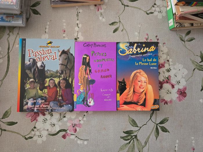 Lot livres adolescente