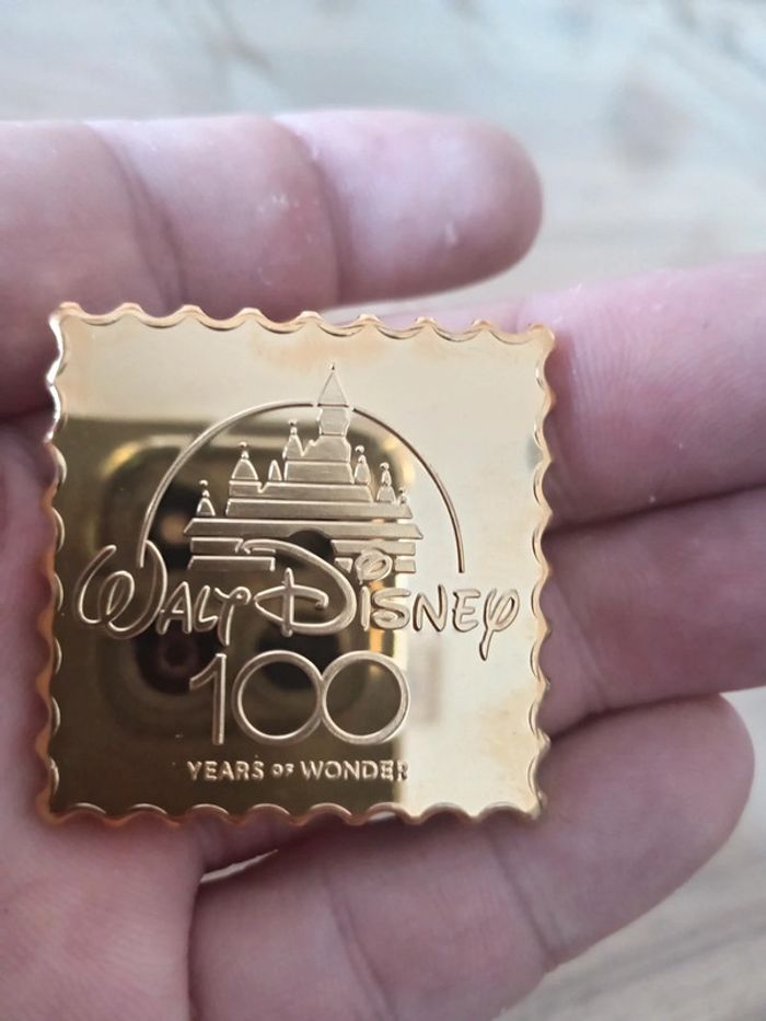 Lingots stitch 100 disney en forme de timbre - photo numéro 2