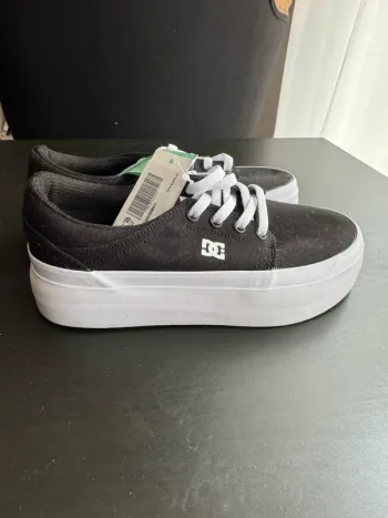 Baskets DC Shoes Trase Platform noire taille 36 neuves