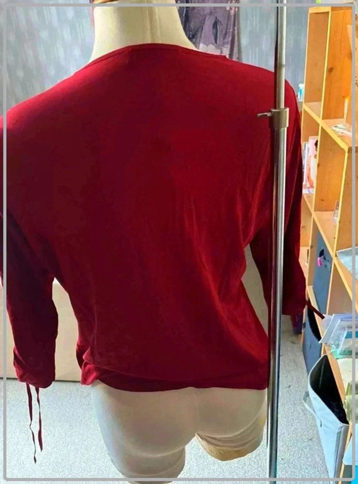 Tres jolie t shirt encolure perle taille 40 - photo numéro 6