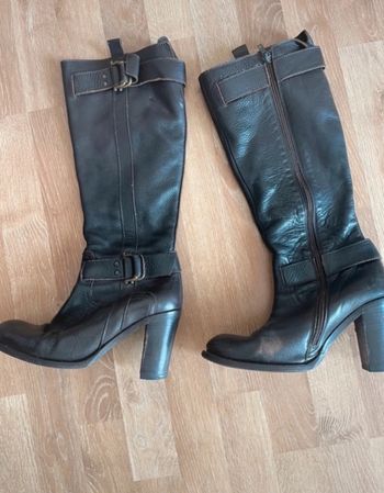 Bottes mi-hautes à talons  en cuir femme