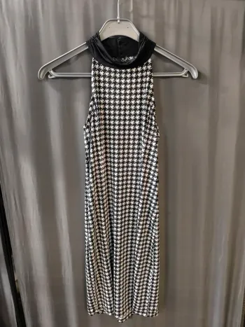 246445 robe noire/blanc femme S