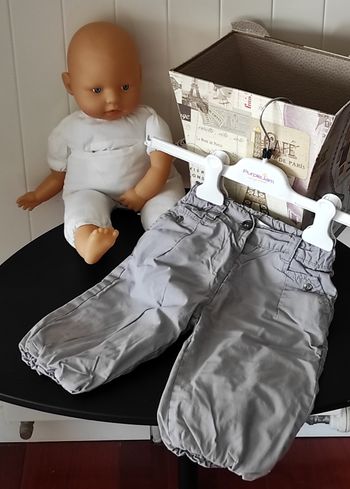 👖 Pantalon doublé bébé fille 9 mois – gris clair 🌸