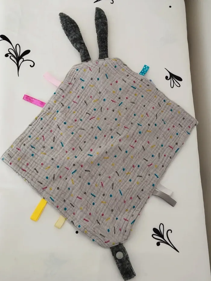 Doudou machoir à oreilles de lapin gris - photo numéro 2