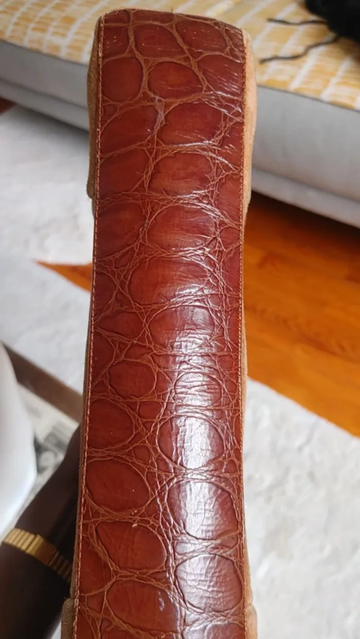 Sac vintage en daim et cuir porté épaule - photo numéro 8