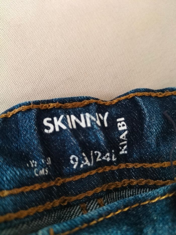 💙 Jeans skinny marine - 9 ans - Kiabi 💙 - photo numéro 4