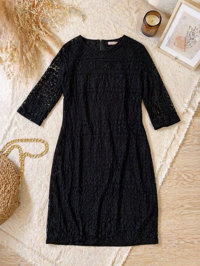 Peite robe noire , courte et doublée - photo numéro 1