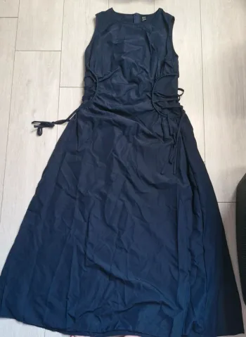 Robe longue bleu marine 40/42 neuve