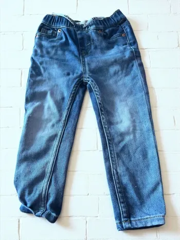 🟩 Jeans skinny garçon. 🟩 Effet délavé