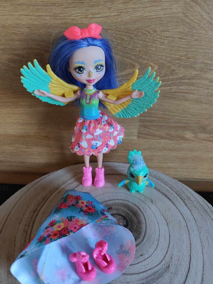 Poupée Enchantimals " Perroquet " , très bon état