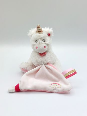 Doudou peluche licorne PM blanc rose BABY NAT BN0320 mouchoir arc en ciel