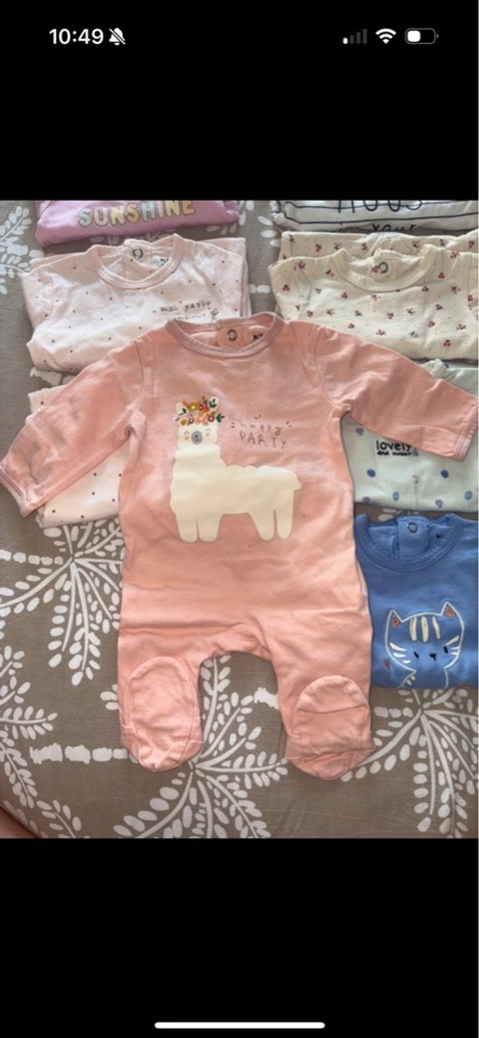 Lot 10 pyjamas 1 mois - photo numéro 7