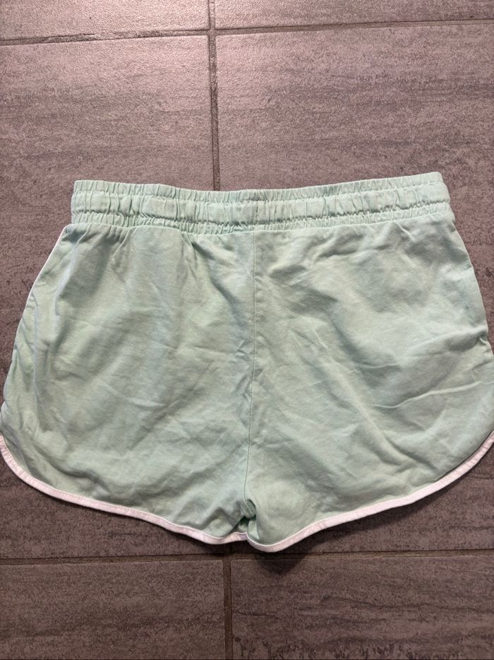 Short vert - photo numéro 3