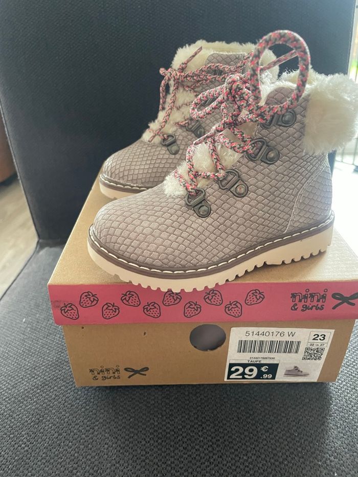 #23 - chaussures hiver neuves jamais portées