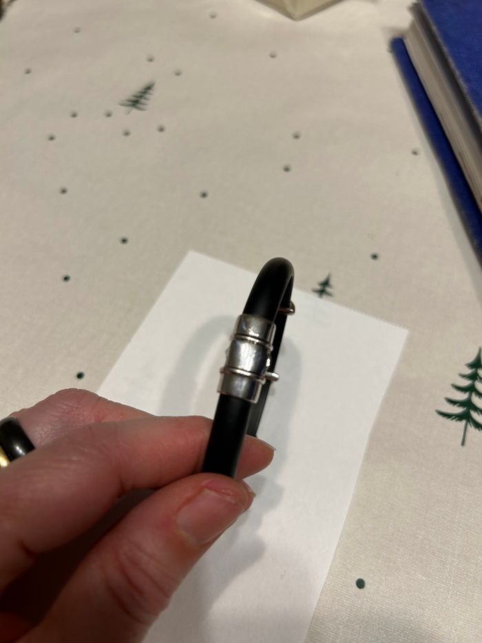 Bracelet silicone noir charms love - photo numéro 4