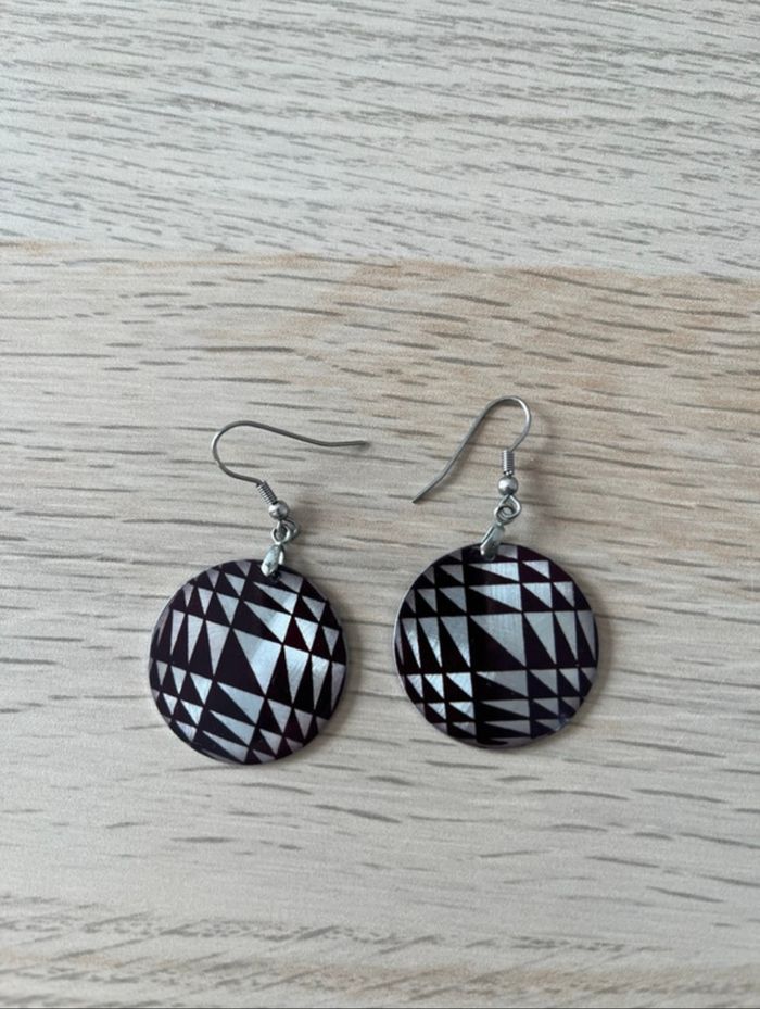Boucles d'oreilles noir et argenté - photo numéro 2