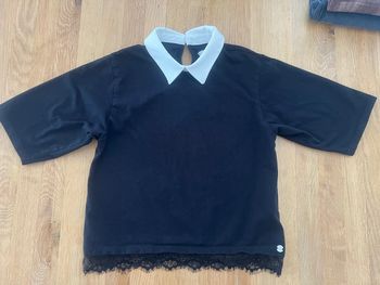 Teeshirt noir avec col blanc