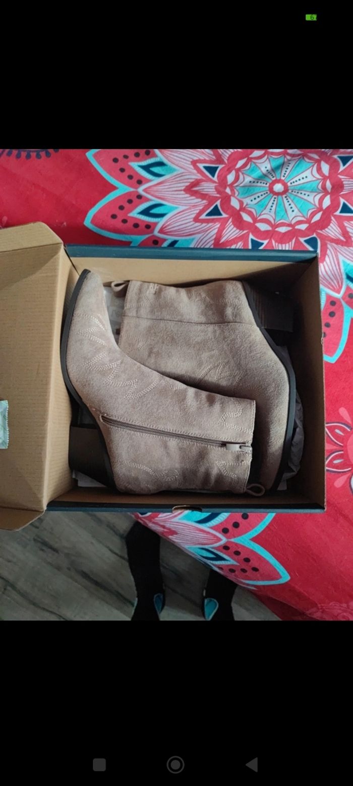 Bottines Lee beige en nubuck taille 40 - photo numéro 2