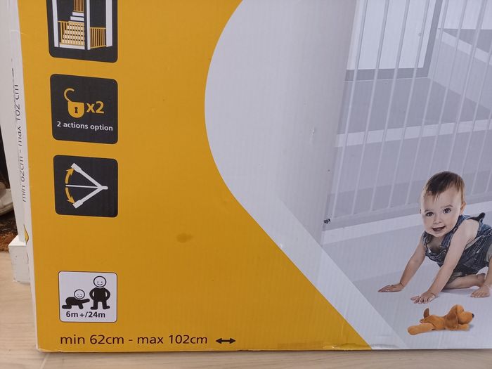 Barrière SAFETY avec perçage 62 à 102 cm - photo numéro 3