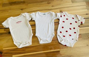 Lot 3 bodies manches courtes