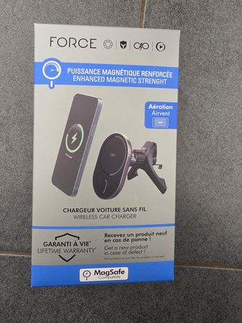 Chargeur voiture magnétique 