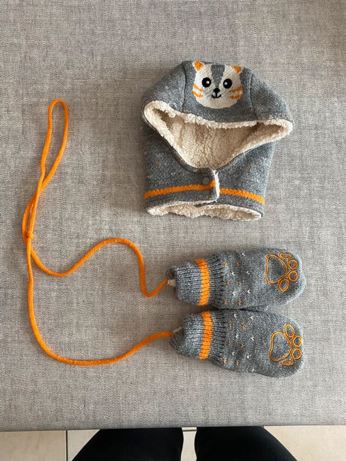 Bonnet + mouffles isotoner 2/4 ans