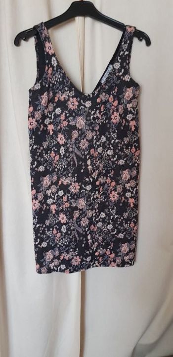 Robe courte et sans manches