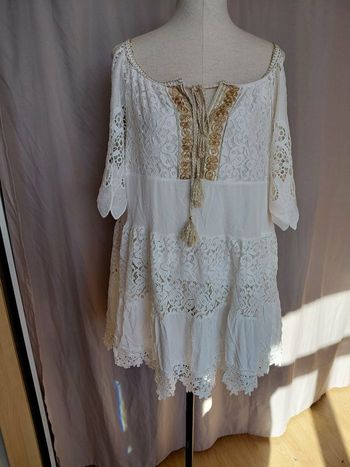 Très jolie tunique femme T U couleur blanc cassé 
