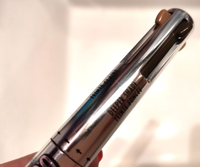 Stylo eye brow "Benefit" - photo numéro 3