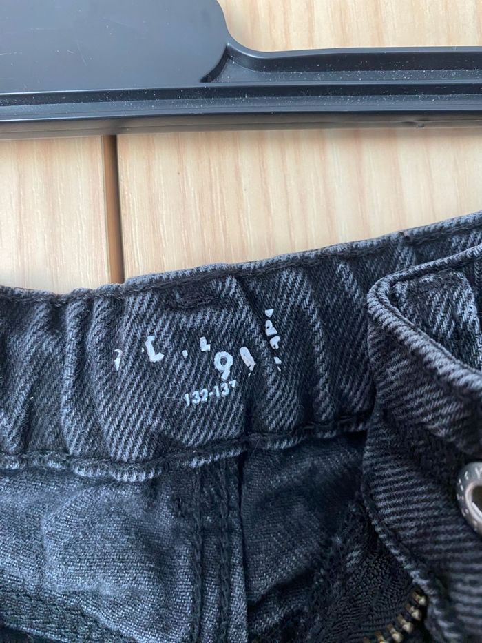 Jean noir large  Kiabi  9 ans  4€ - photo numéro 5