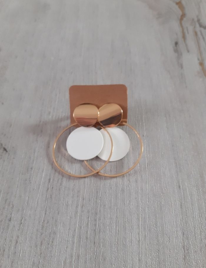 Boucles d'oreilles neuves