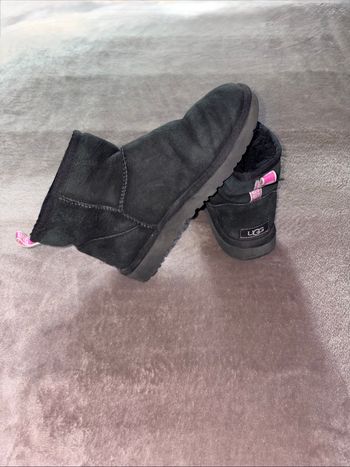Bottines UGG noir taille 36 en bon état